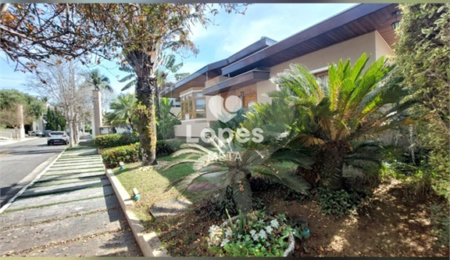 Casa à venda com 4 quartos, sendo 1 suíte, no condomínio Altos da Serra Ii, São José dos Campos - SP