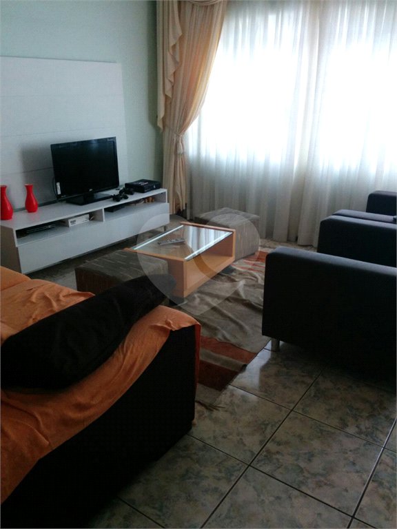 Sobrado à venda com 3 quartos, sendo 1 suíte, em Tremembé, São Paulo, SP