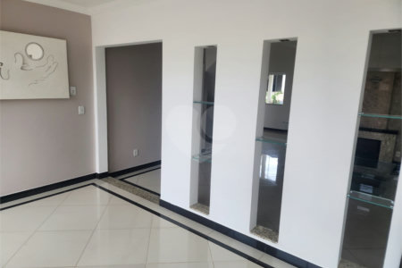 Casa à venda com 3 quartos, sendo 1 suíte, no condomínio Terras de São Francisco, Vinhedo - SP