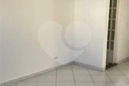 Sobrado à venda com 2 quartos no condomínio Refugio Canta Galo, Cotia - SP