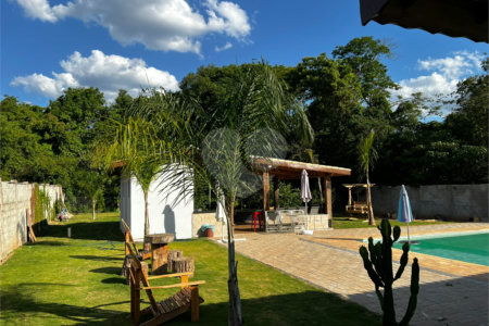 Chácara à venda com 6 quartos, sendo 1 suíte, em Jardim Estância Brasil, Atibaia, SP