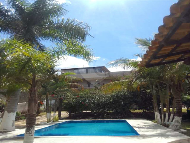 Casa à venda com 6 quartos, sendo 3 suítes,  no condomínio Residencial Jardins de Mairiporã I, Mairiporã - SP