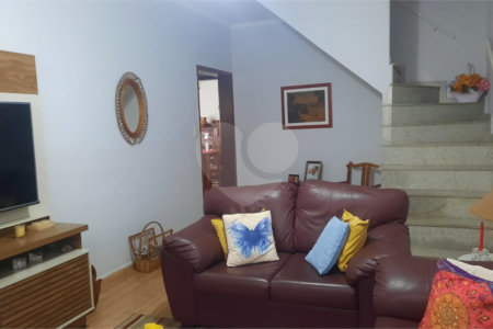 Casa à venda com 4 quartos, sendo 1 suíte,  em Vila Rosália, Guarulhos, SP