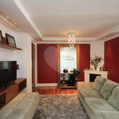 Casa à venda com 4 quartos, sendo 2 suítes, no condomínio Melbourne Residence, São Paulo - SP