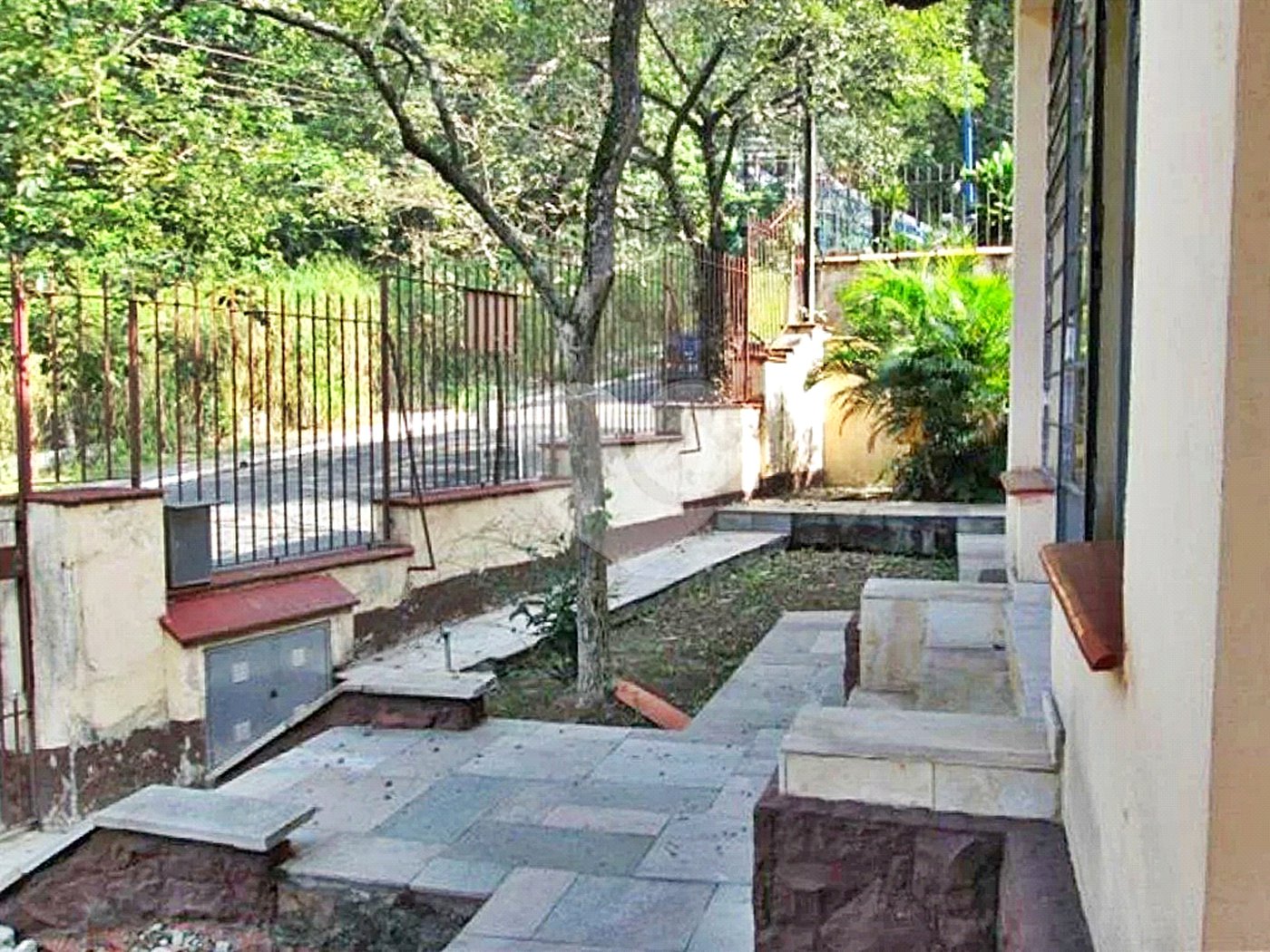 Sobrado à venda com 4 quartos, sendo 2 suítes, em Jardim Floresta, São Paulo, SP