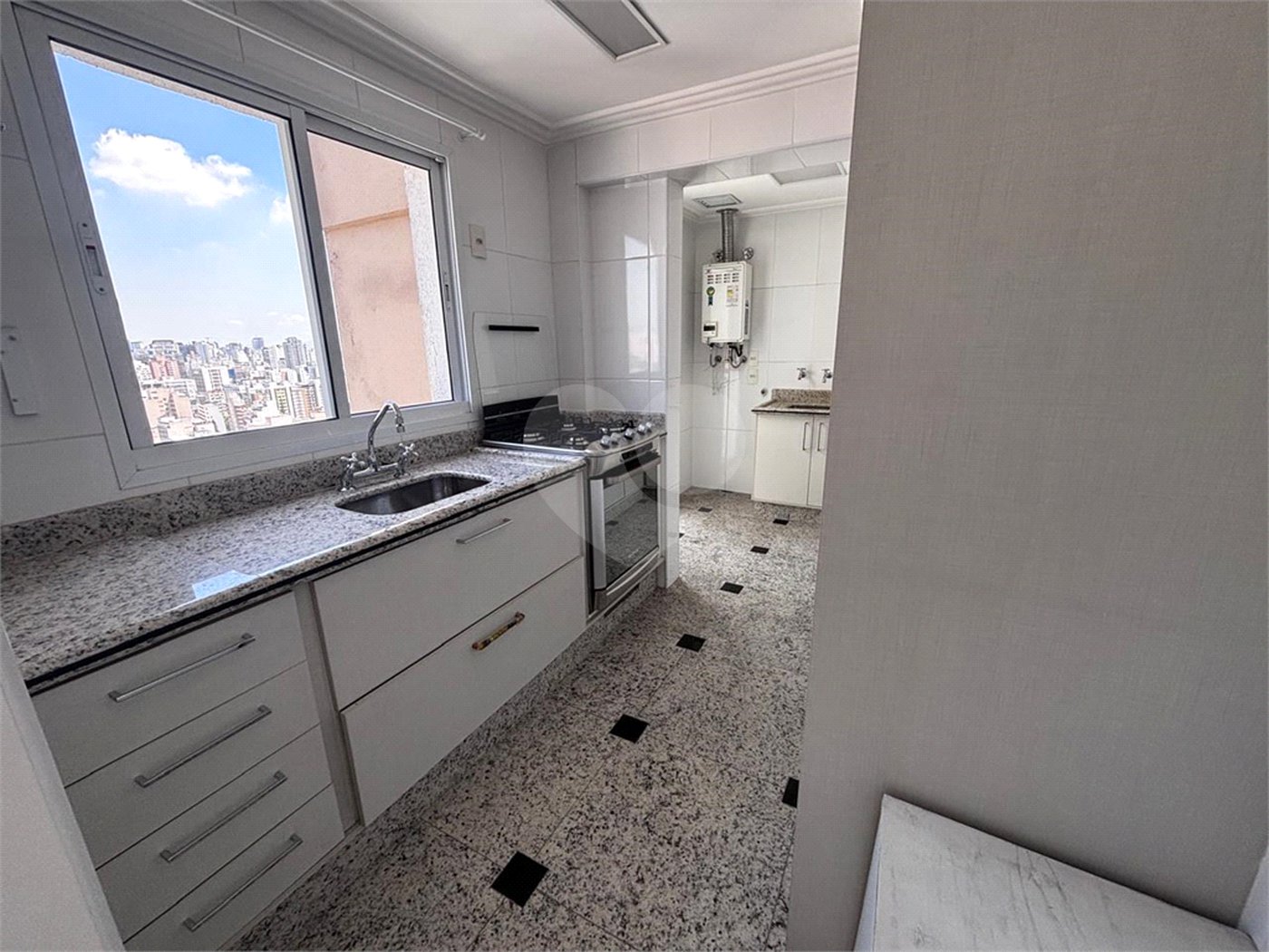 Cobertura à venda com 3 quartos, sendo 2 suítes,  em Vila Buarque, São Paulo, SP