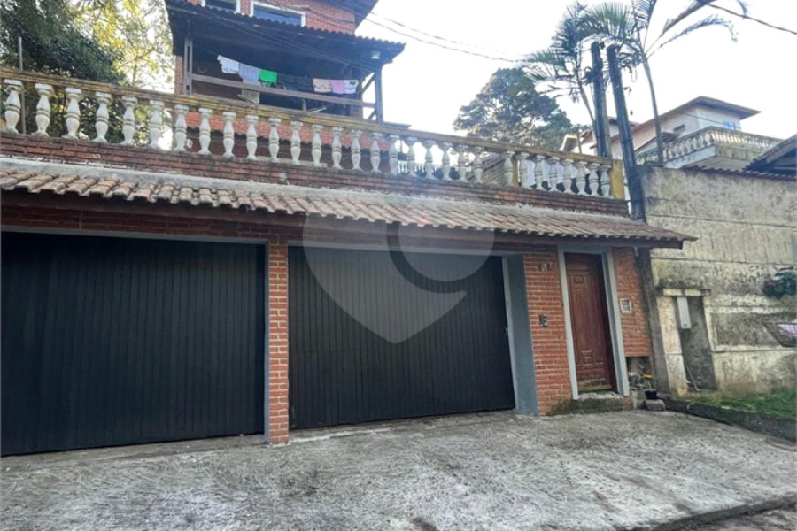 Casa à venda com 3 quartos, sendo 1 suíte, no condomínio Iara Branca, Mairiporã - SP