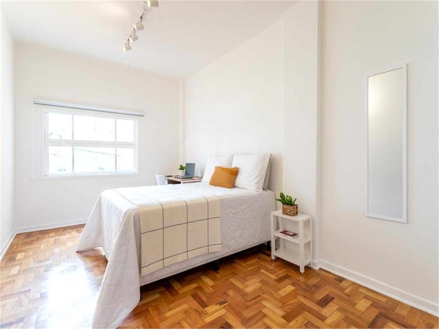 Apartamento à venda com 5 quartos, sendo 1 suíte,  em Pinheiros, São Paulo, SP