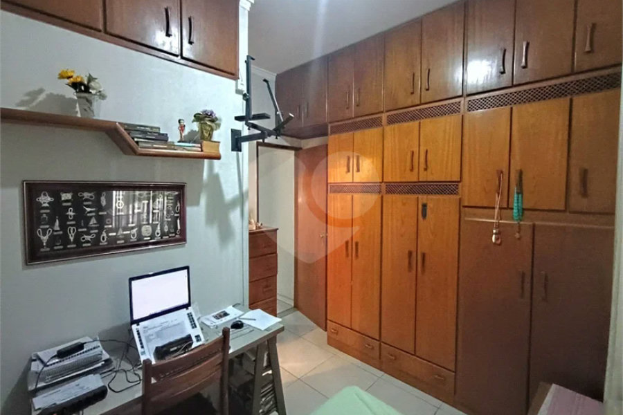 Casa Térrea à venda com 5 quartos, sendo 1 suíte,  em Chora Menino, São Paulo, SP