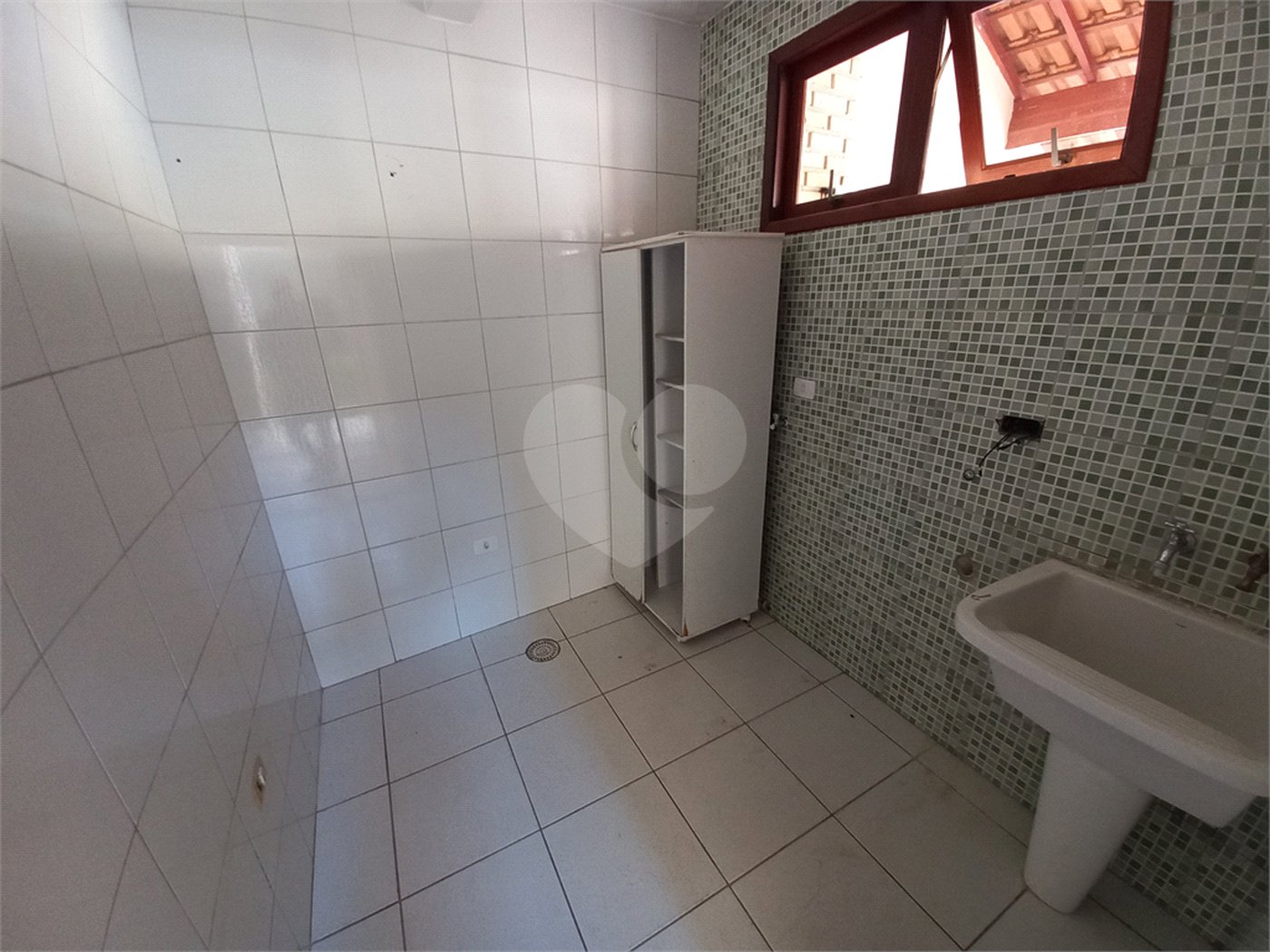 Sobrado à venda com 3 quartos, sendo 1 suíte, em Lar São Paulo, São Paulo, SP