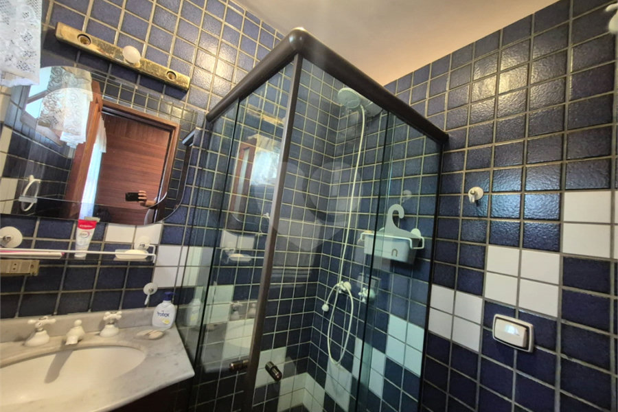 Casa à venda com 3 quartos, sendo 1 suíte, no condomínio Alpes da Cantareira, Mairiporã - SP