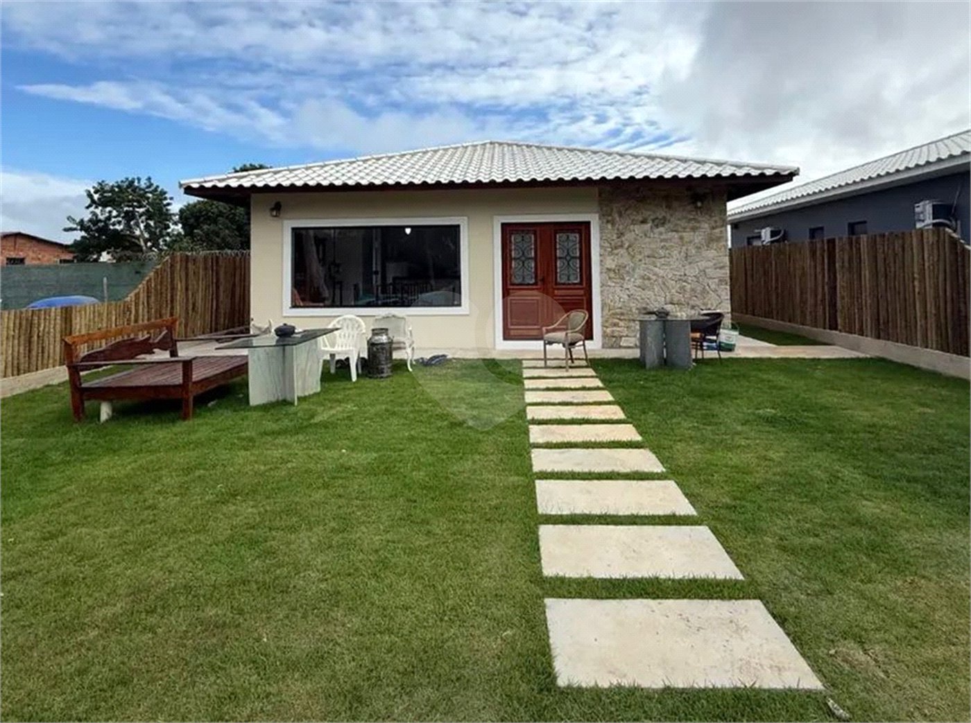 Casa à venda com 3 quartos, sendo 1 suíte, em Rasa, Armação dos Búzios, RJ