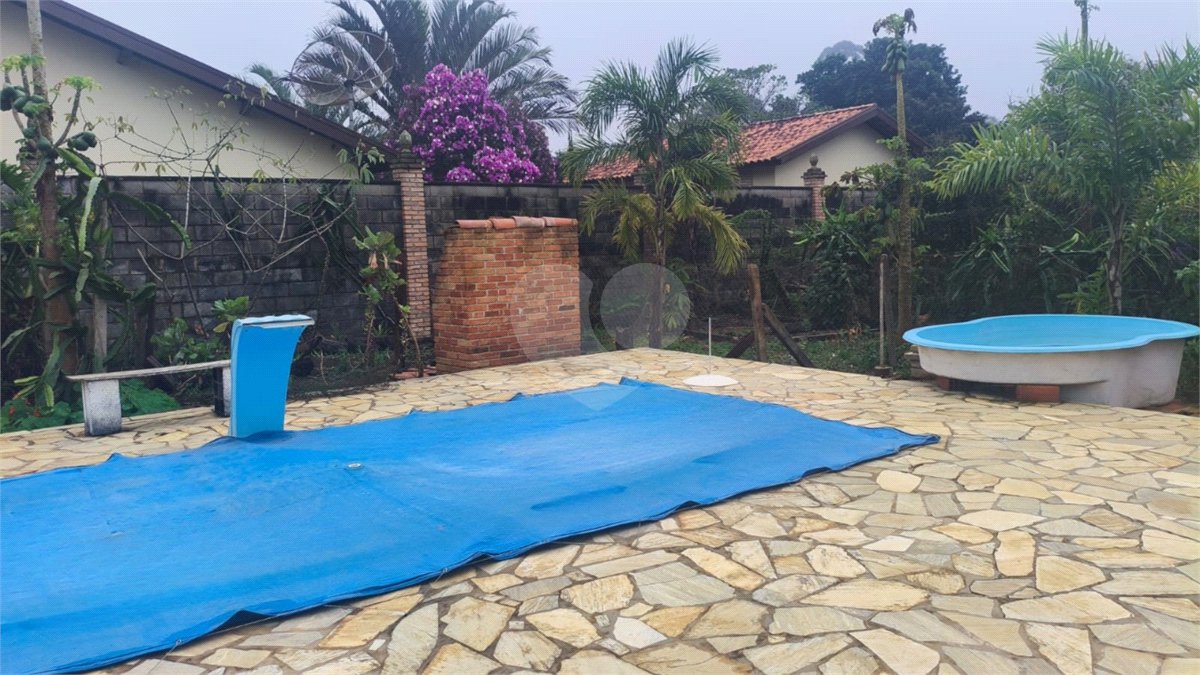 Chácara à venda com 4 quartos, sendo 1 suíte,  em Vale San Fernando, Itapetininga, SP