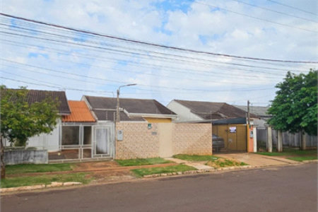Casa à venda com 3 quartos, sendo 1 suíte, em Vila Ferroviária III, Ponta Porã, MS