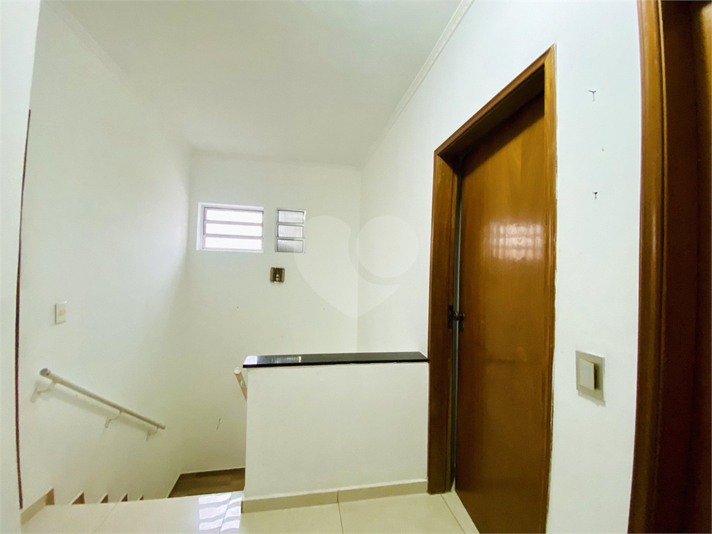 Sobrado à venda com 4 quartos, sendo 1 suíte, em Vila Gilda, Santo André, SP