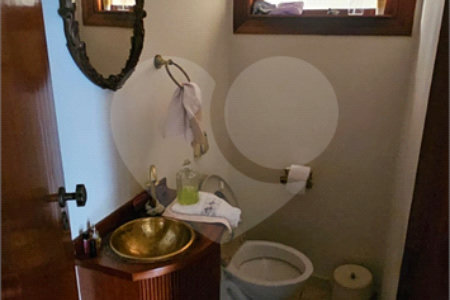 Sobrado à venda ou para alugar com 3 quartos, sendo 1 suíte,  em Indianópolis, São Paulo, SP