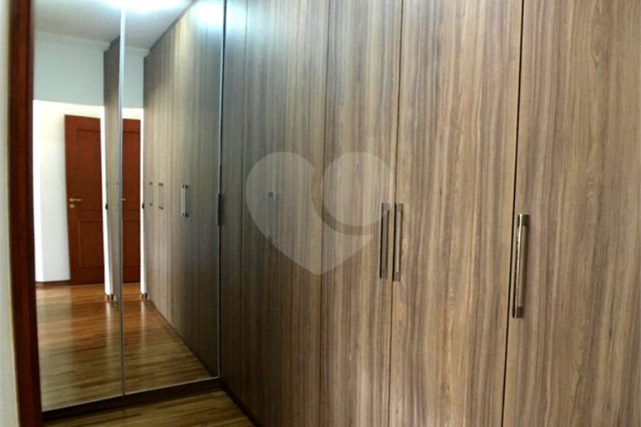 Sobrado à venda com 4 quartos, sendo 3 suítes, em Horto Florestal, São Paulo, SP