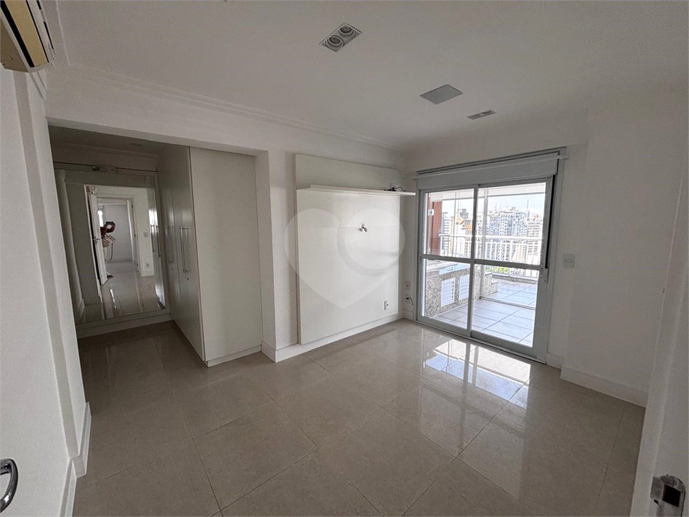 Cobertura à venda com 3 quartos, sendo 2 suítes,  em Vila Buarque, São Paulo, SP