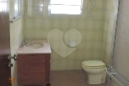 Sobrado à venda com 4 quartos em Vila Ipojuca, São Paulo, SP