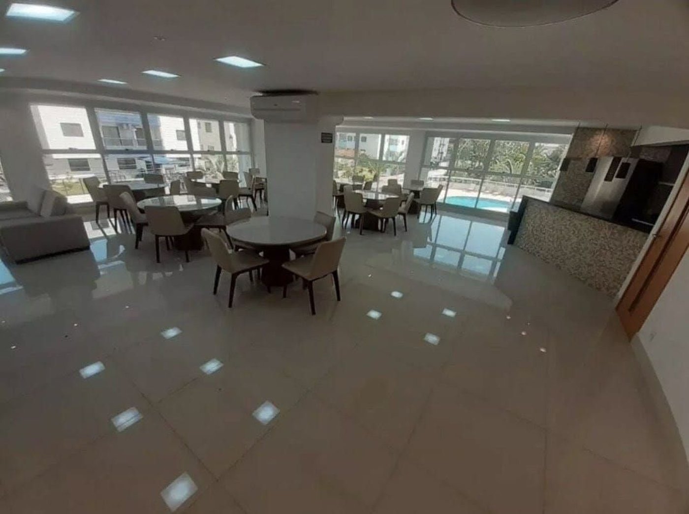 Apartamento com 2 dormitórios à venda, 89 m² por R$ 770.000,00 - Vila Guilhermina - Praia Grande/SP
