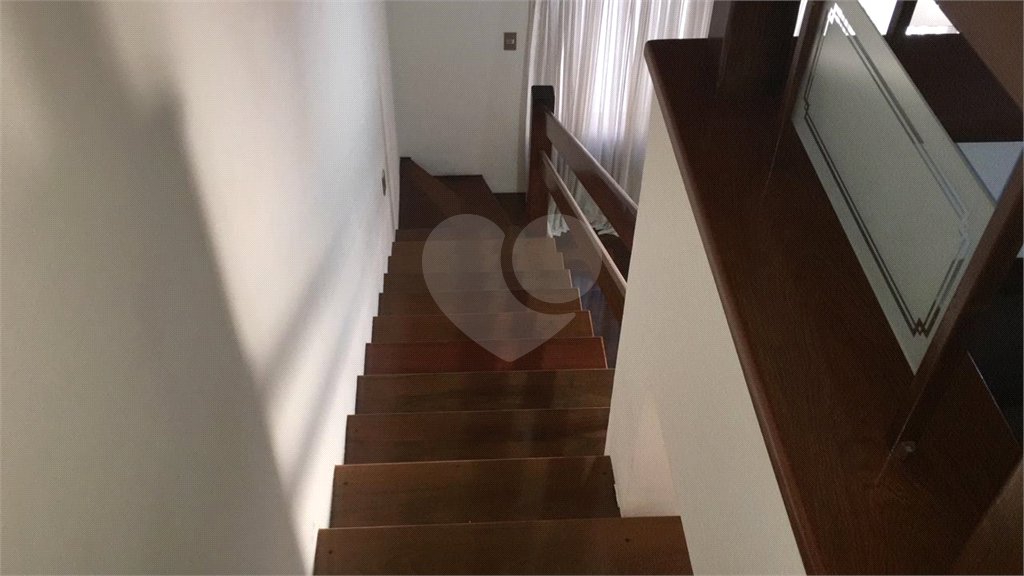 Sobrado à venda com 6 quartos, sendo 3 suítes, em Jardim Refúgio, Sorocaba, SP