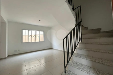 Casa à venda com 2 suítes no condomínio Residencial DI Luca, São Paulo - SP