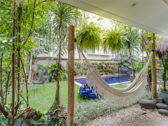 Casa à venda com 4 suítes no condomínio Residencial Canumã, São Paulo - SP