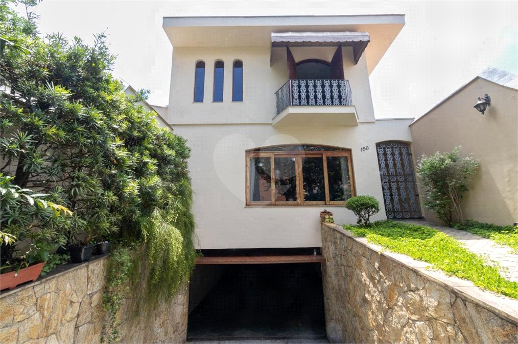 Casa à venda com 3 suítes em Vila Pereira Barreto, São Paulo, SP