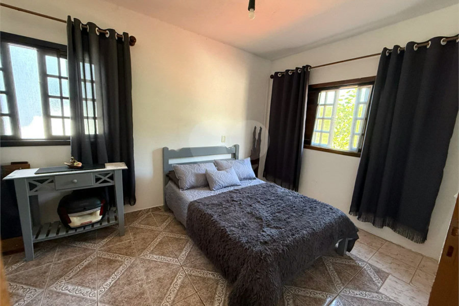 Casa à venda com 4 quartos, sendo 1 suíte,  em Costa do Sol, Bertioga, SP