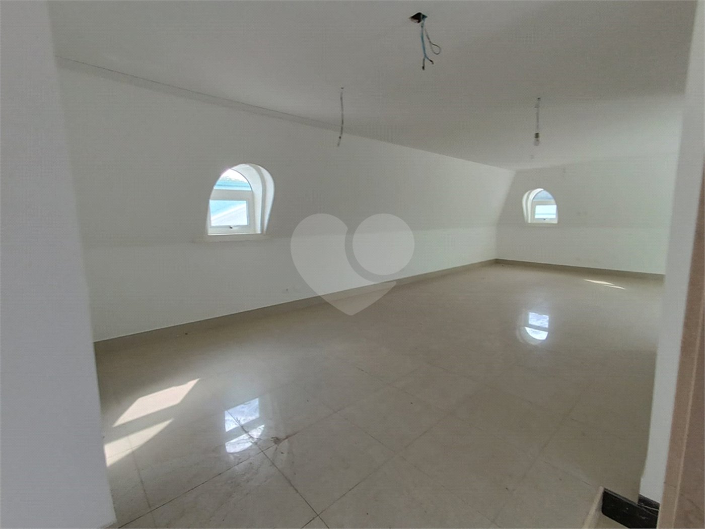 Casa à venda com 5 suítes no condomínio Maison Parc, São Paulo - SP