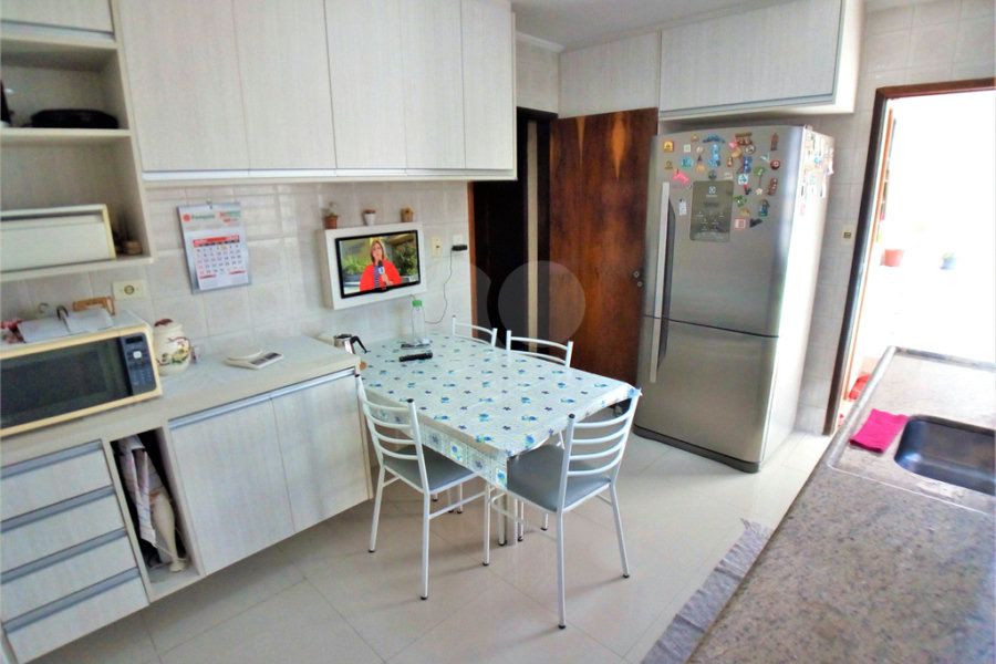 Sobrado à venda com 3 quartos, sendo 1 suíte, em Tremembé, São Paulo, SP