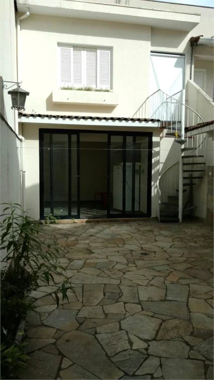 Sobrado à venda com 3 quartos, sendo 1 suíte, em Brooklin Paulista, São Paulo, SP