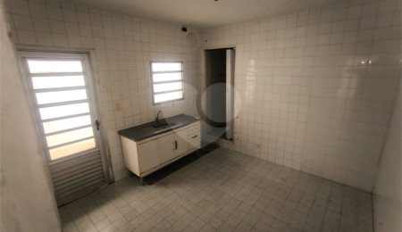 Casa à venda ou para alugar com 5 quartos, sendo 1 suíte,  em Parque Independência, São Paulo, SP