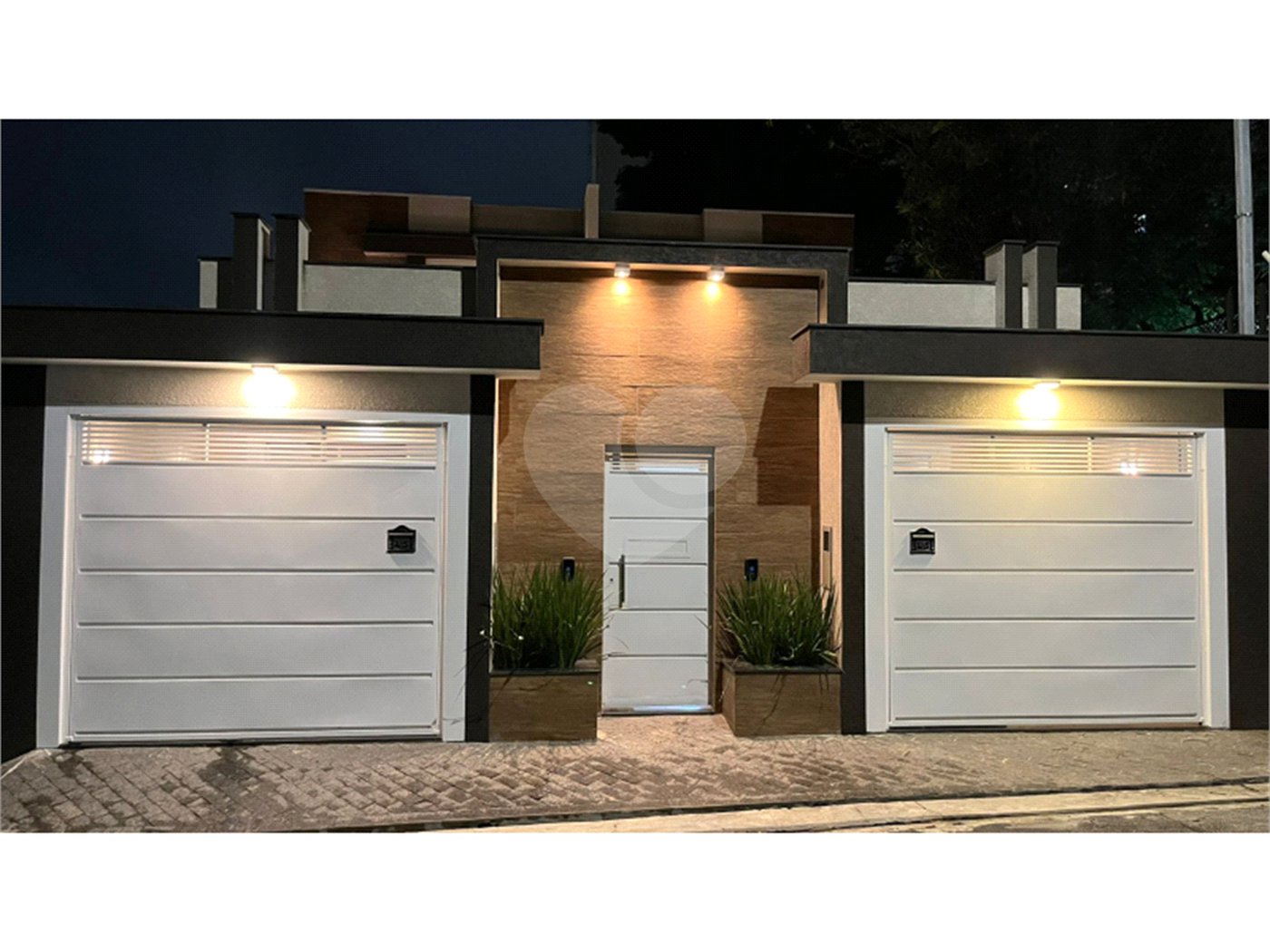 Sobrado à venda com 3 suítes em Tremembé, São Paulo, SP