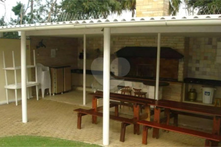 Casa à venda com 3 quartos, sendo 1 suíte, no condomínio Fiorella, Valinhos - SP