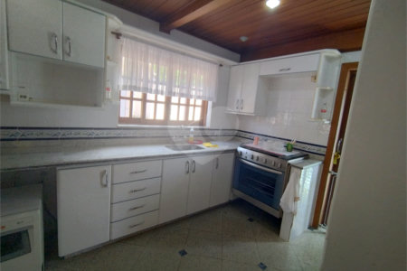 Casa à venda com 3 quartos, sendo 1 suíte, no condomínio Bosque de Greviléa, Vinhedo - SP