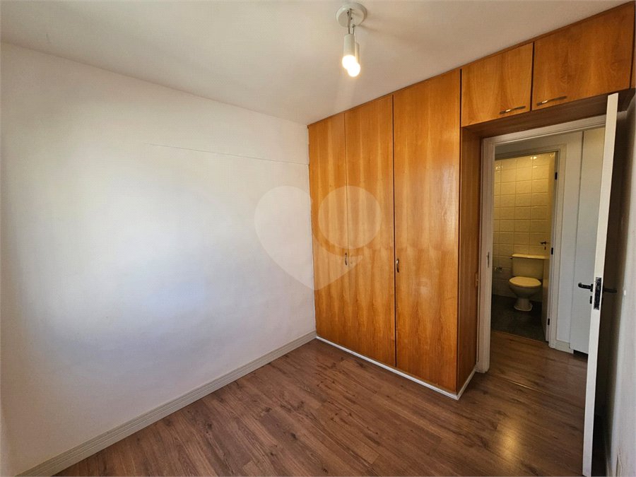 Apartamento à venda com 3 quartos, sendo 1 suíte, em Vila Gumercindo, São Paulo, SP