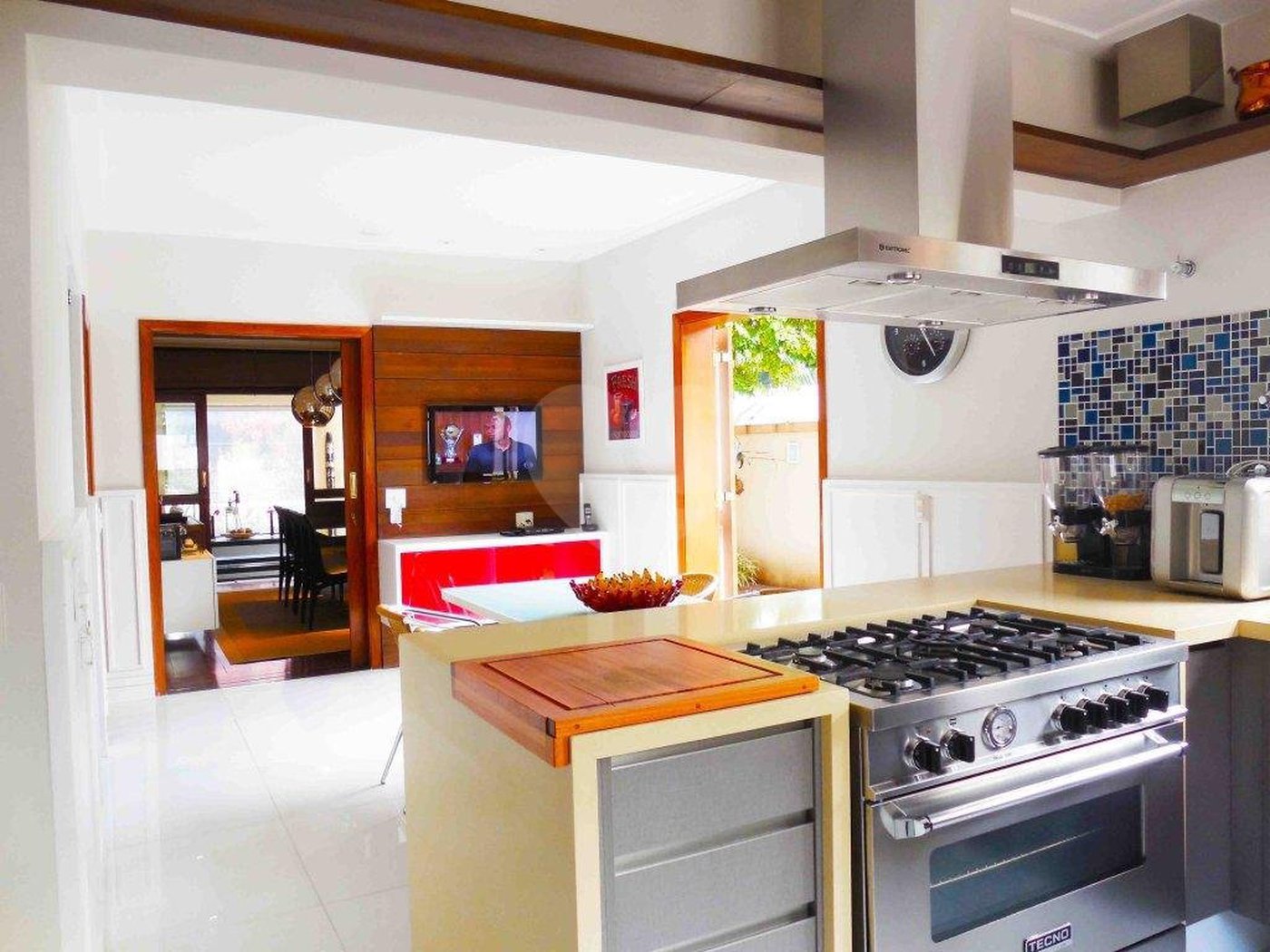Casa à venda com 4 suítes no condomínio Vilaggio Monte Alegre, São Paulo - SP