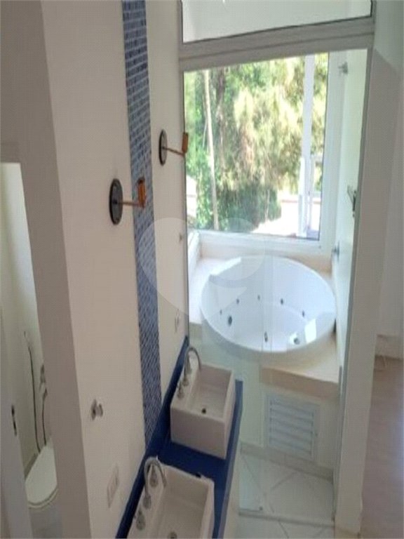 Casa à venda ou para alugar com 4 suítes no condomínio Quebec Ville Residencial, São Roque - SP