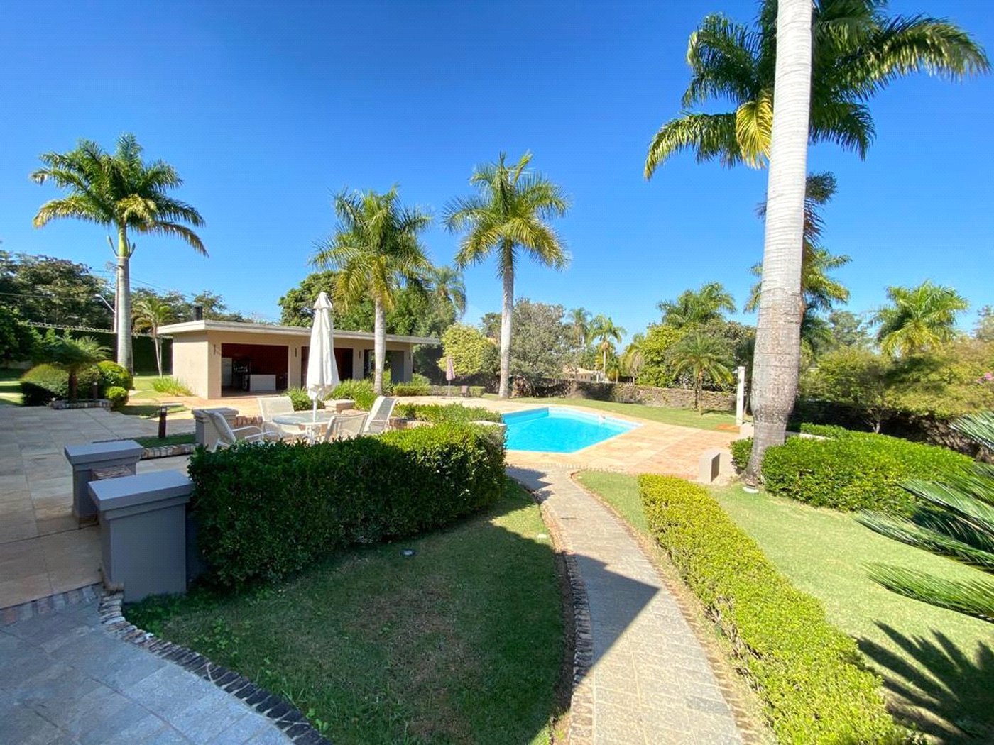 Casa à venda com 5 suítes no condomínio Santa Maria, Votorantim - SP