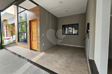 Casa à venda com 3 quartos, sendo 1 suíte, no condomínio Mantova, Indaiatuba - SP