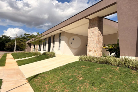 Casa à venda com 3 suítes no condomínio Condomíno Helena Maria, Sorocaba - SP