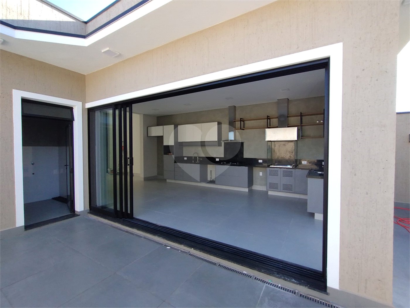 Casa à venda com 3 suítes no condomínio Residencial Golden Ville, Itapetininga - SP