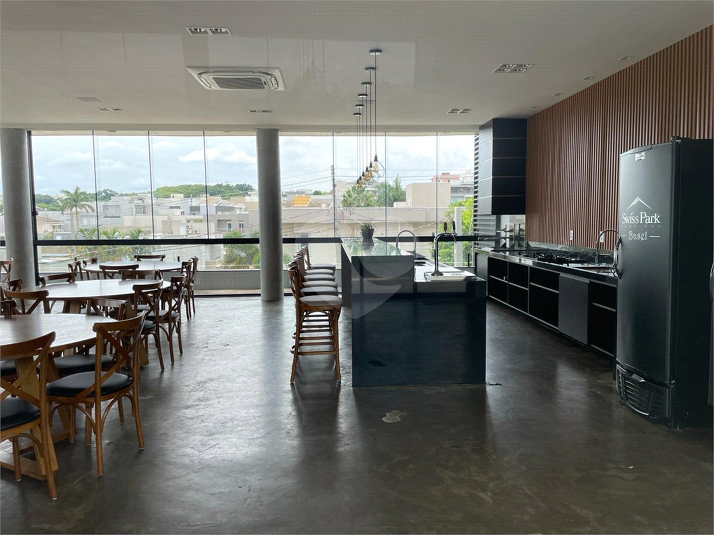 Casa à venda com 4 suítes no condomínio Basel, Campinas - SP