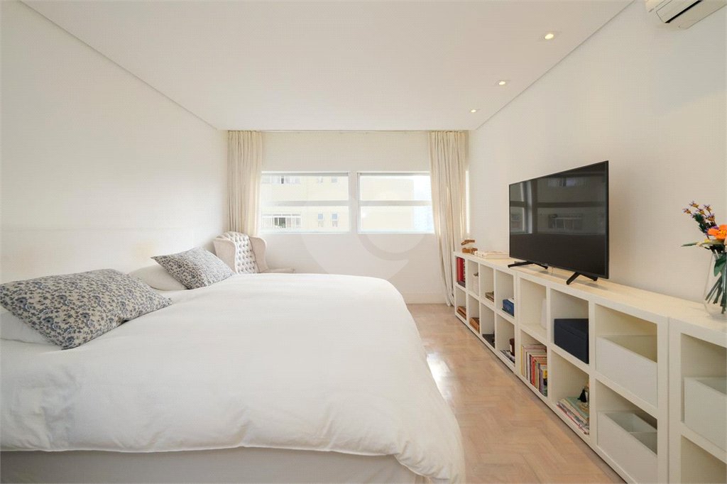 Apartamento para alugar com 3 quartos, sendo 1 suíte, em Pinheiros, São Paulo, SP