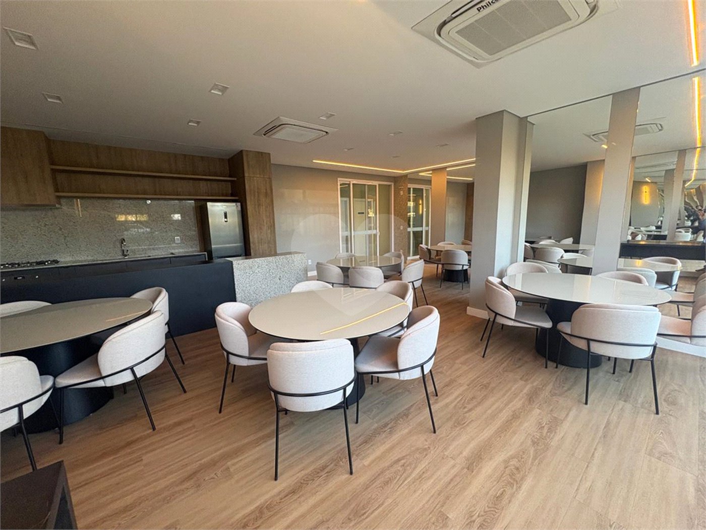 Apartamento à venda com 3 suítes em Urbanova, São José dos Campos, SP