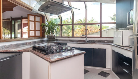 Casa à venda com 4 quartos, sendo 2 suítes,  em Jardim Marajoara, São Paulo, SP