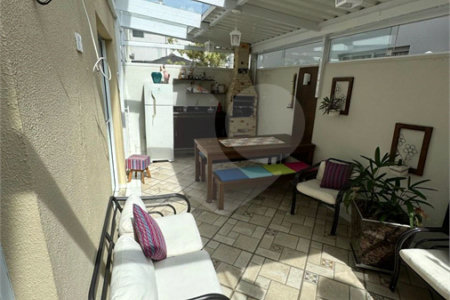 Casa à venda com 4 quartos, sendo 3 suítes,  no condomínio Villa das Flores, Mogi das Cruzes - SP