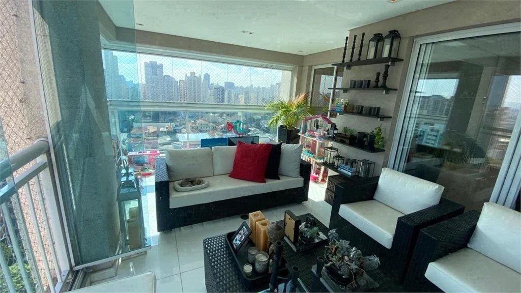 Apartamento à venda com 3 suítes em Vila Romana, São Paulo, SP