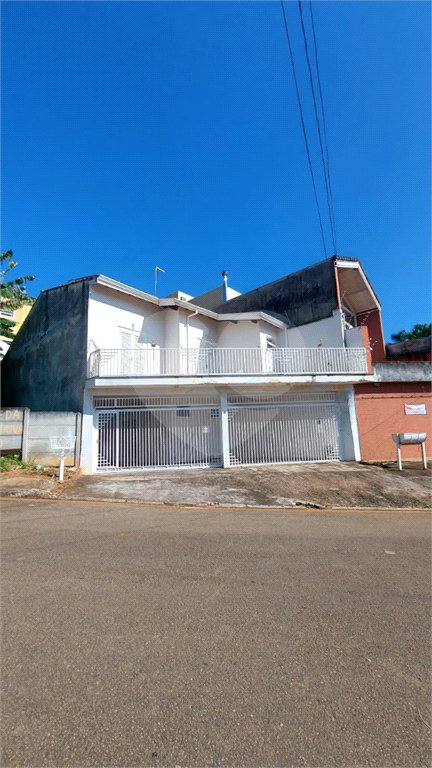 Sobrado à venda com 4 quartos, sendo 2 suítes, em Jardim Paulista, Atibaia, SP